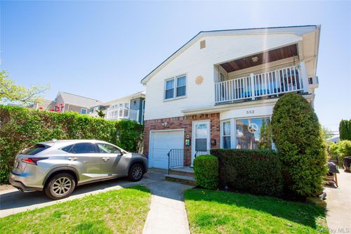 upper-552 E Walnut St, Long Beach, NY, 11561-3738 | Card Image