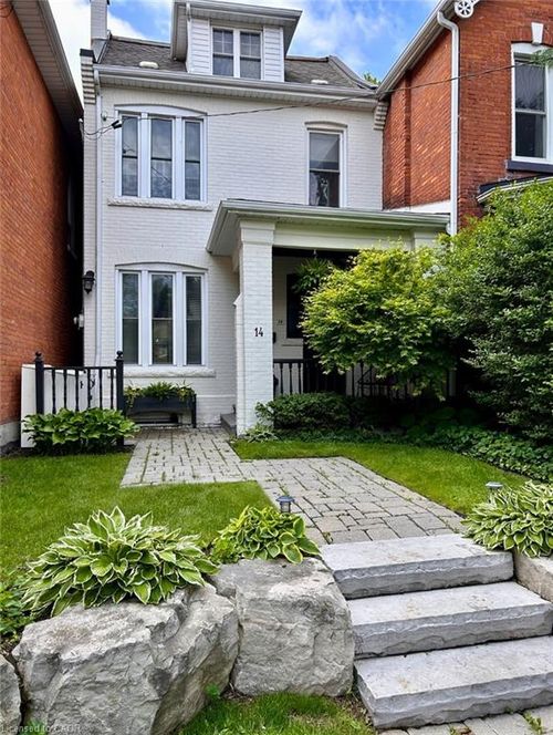 14 Blythe St, Hamilton, ON, L8N2W4 | Card Image
