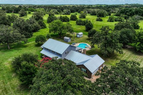 528 E Us Highway 290, Carmine, TX, 78932-5128 | Card Image