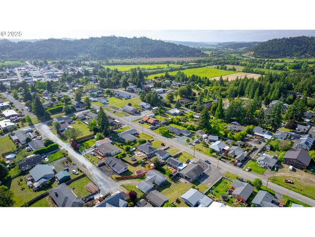 1636 Maple St, House other with 2 bedrooms, 1 bathrooms and null parking in Myrtle Point OR | Image 25
