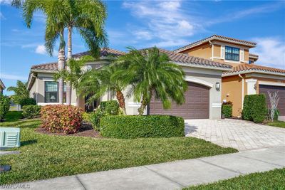 11527 Meadowrun Circle N, House other with 3 bedrooms, 2 bathrooms and null parking in Fort Myers FL | Image 2