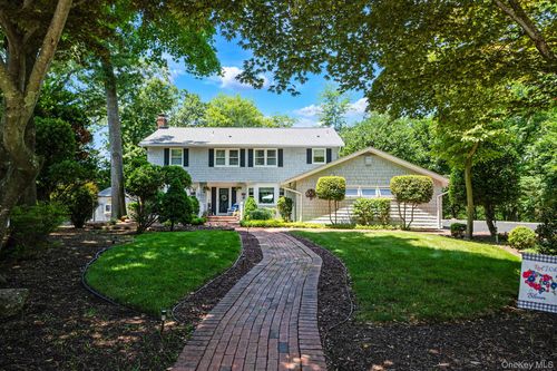 12 Knoll Crst, Miller Place, NY, 11764-1721 | Card Image
