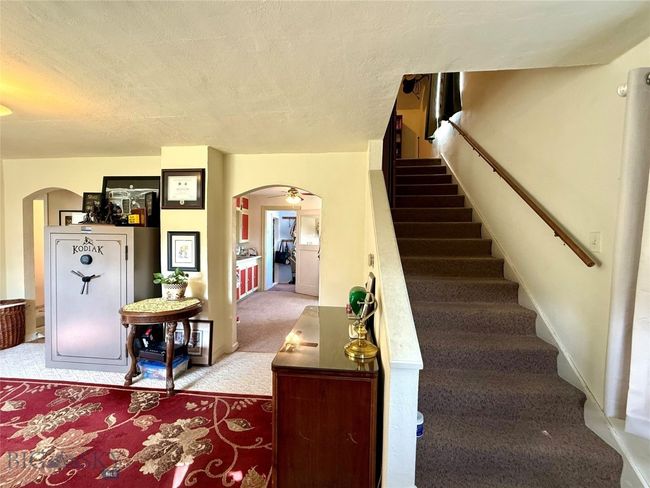 Living Room & Stairs To Upper Level | Image 18