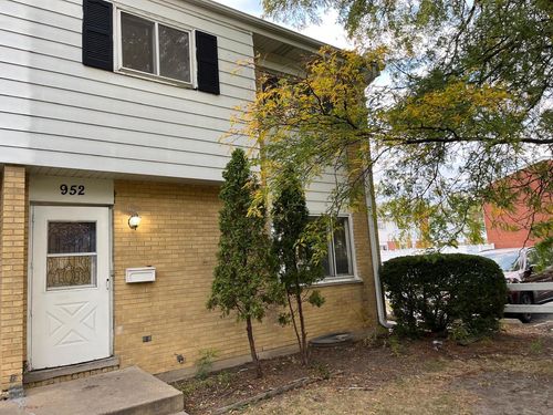 952 N Virginia Ln, Elmhurst, IL, 60126-1243 | Card Image