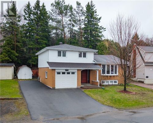 1086 Beverly Dr, Sudbury, ON, P3E4B5 | Card Image
