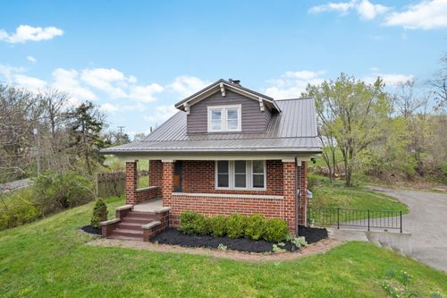 135 Pomeroy Rd, Athens, OH, 45701-9476 | Card Image