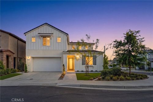 9602 Daybreak Dr, Huntington Beach, CA, 92646-7527 | Card Image