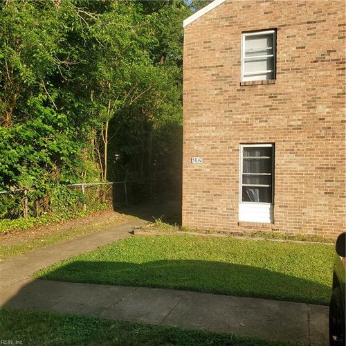 5810 Layton St, Virginia Beach, VA, 23462-5616 | Card Image