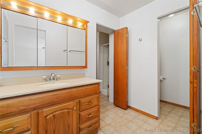 master bath | Image 19