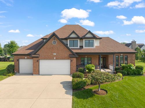 607 Emanuel Ln, Sycamore, IL, 60178-4409 | Card Image