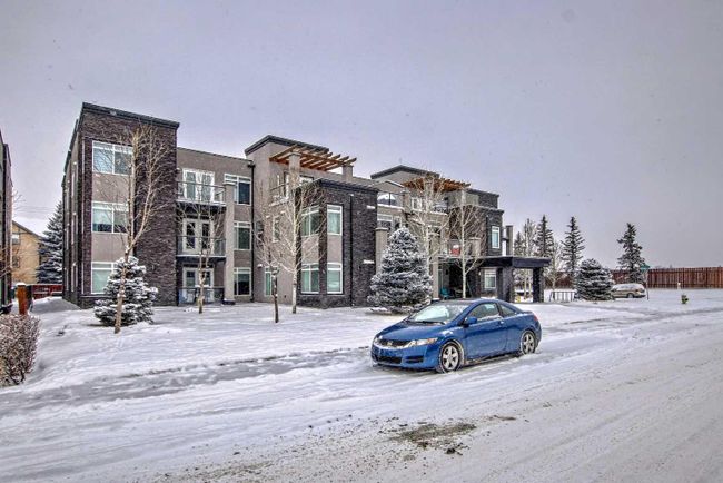 206 - 15207 1 Street Se, Home with 2 bedrooms, 2 bathrooms and 1 parking in Calgary AB | Image 3