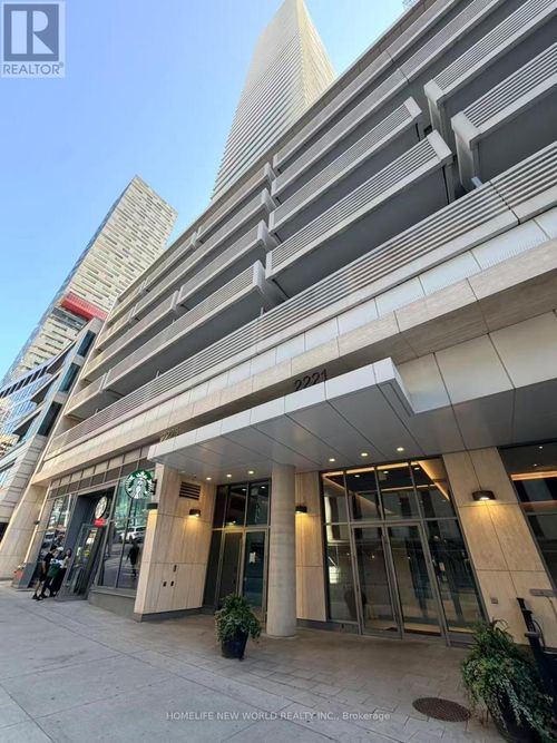 2403-2221 Yonge Street, Toronto (Mount Pleasant West), ON, M4S0B8 | Card Image