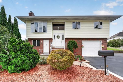 4 Evans St, Johnston, RI, 02919-7002 | Card Image