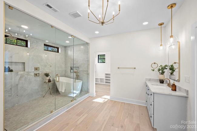 Luxury wet room | Image 19