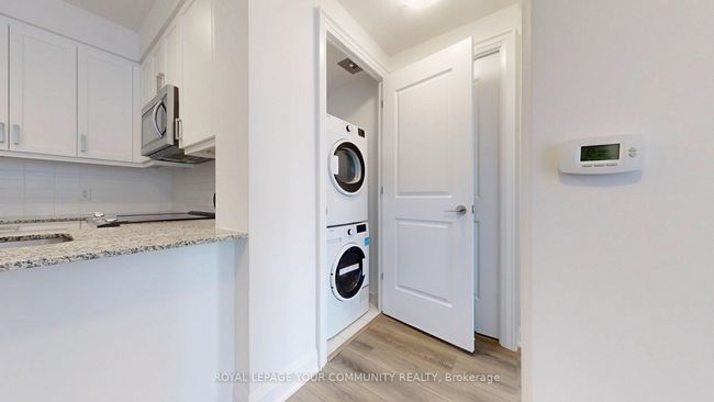 901 - 20 Gatineau Dr, Condo with 1 bedrooms, 1 bathrooms and 1 parking in Vaughan ON | Image 11