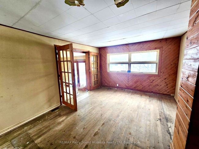 5 Bellview Cres, House other with 2 bedrooms, 1 bathrooms and 3 parking in Whitestone ON | Image 7
