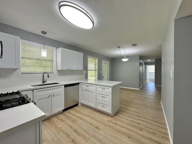 802 E Terrell Ave, House other with 3 bedrooms, 2 bathrooms and null parking in Crockett TX | Image 14