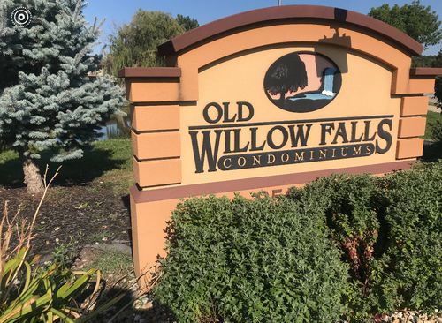 116-850 E Old Willow Rd, Prospect Heights, IL, 60070-2118 | Card Image