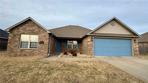 630 Lasso Ln, Centerton, AR, 72719-9235 | Card Image
