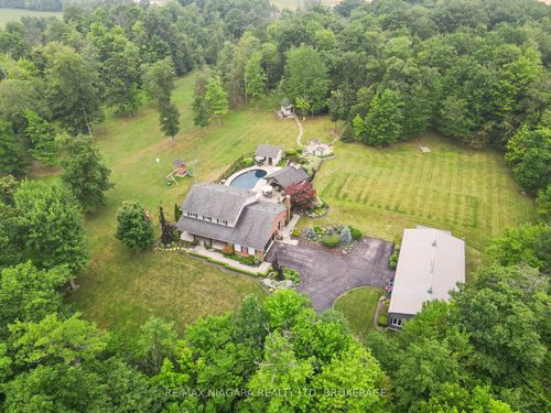 2738 Moyer St, Fenwick, ON, L0S1C0 | Card Image