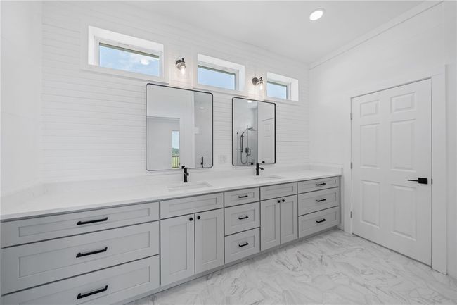 111 Starlight Path, House other with 4 bedrooms, 4 bathrooms and null parking in Red Rock TX | Image 16
