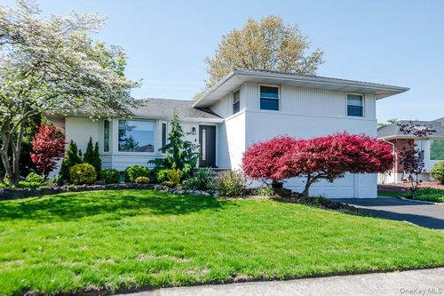 1 Ives Lane, Oyster Bay, NY, 11803 | Card Image