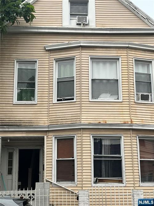 40 Arlington Avenue, Newark, NJ, 07104 | Card Image