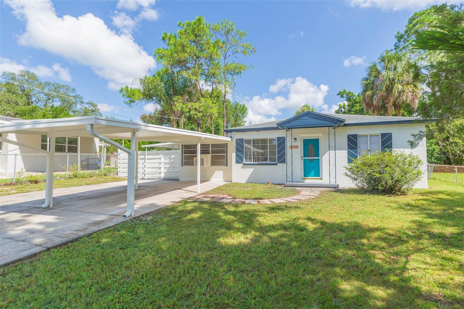 Meadowbrook Ave, Tampa, FL 33612