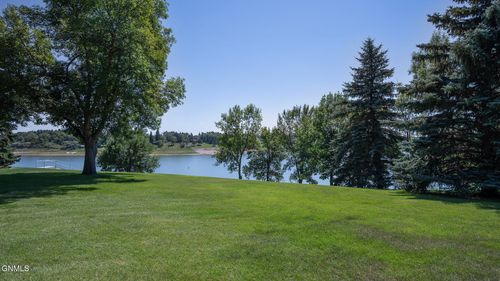 846 45th Ave Nw, Hazen, ND, 58545-9362 | Card Image