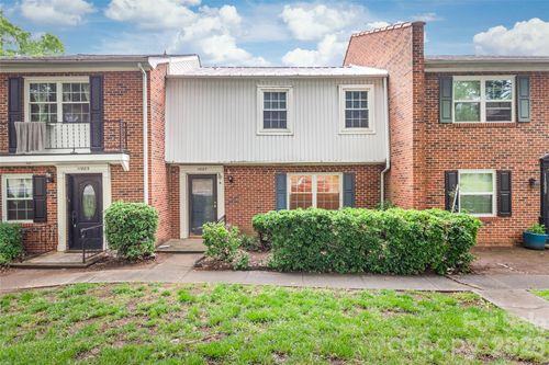 11007 Park Rd, Charlotte, NC, 28226-1622 | Card Image