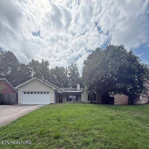 2312 Sunnywood Ln, Knoxville, TN, 37912-4568 | Card Image