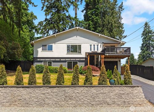 331 137th St Sw, Everett, WA, 98208-6805 | Card Image