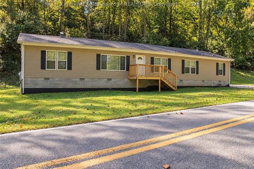5968 Quick Rd, Elkview, WV, 25071-6738 | Card Image