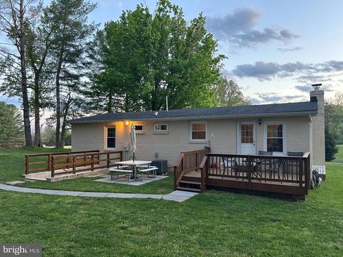 9452 Piney Mountain Rd, WARRENTON, VA, 20186-7440 | Card Image