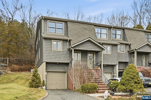 5 Mountain Ridge Rd, Bloomingdale, NJ, 07403-1003 | Card Image