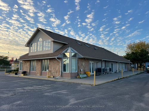 h-1040 Gardiners Road, Kingston, ON, K7P0G1 | Card Image
