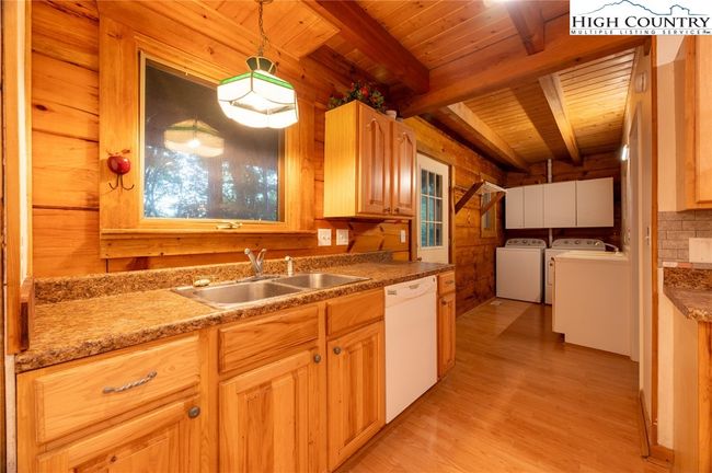 170 Mountain Laurel Ln, House other with 2 bedrooms, 4 bathrooms and null parking in Blowing Rock NC | Image 16