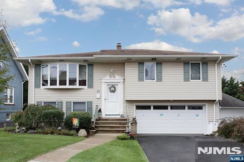 17 Marinus St, Rochelle Park, NJ, 07662-3805 | Card Image