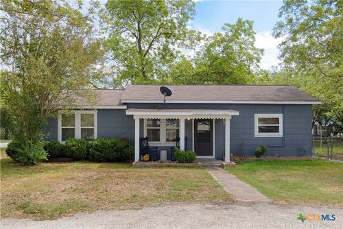 401 W Live Oak And 504 S Pecan Street, Moulton, TX, 77975 | Card Image