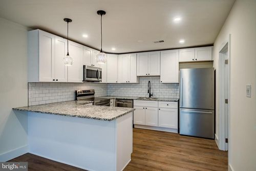 apt-302-21 Gay St, PHOENIXVILLE, PA, 19460-3474 | Card Image