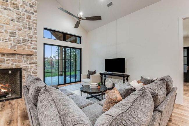 285 Coves Loop, House other with 6 bedrooms, 4 bathrooms and null parking in Brookeland TX | Image 17