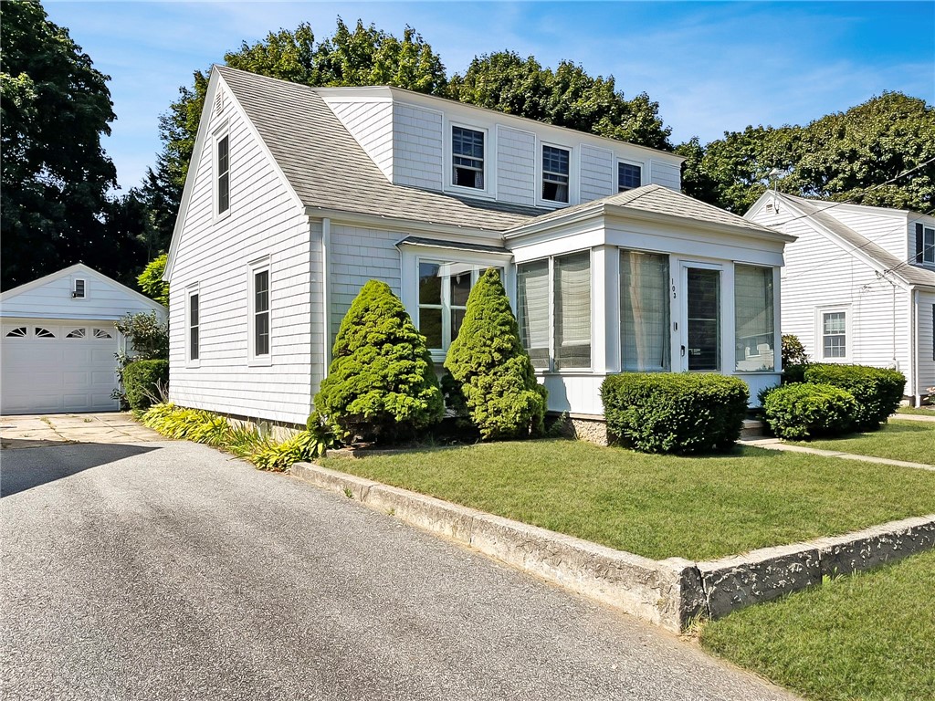 Larkin Ave, Warwick, RI 02886