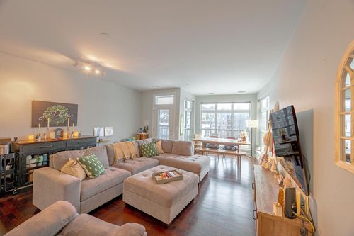 205-1905 N Water Street, Milwaukee, WI, 53202 | Card Image