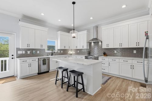 326 Belton St, Charlotte, NC, 28209-1831 | Card Image