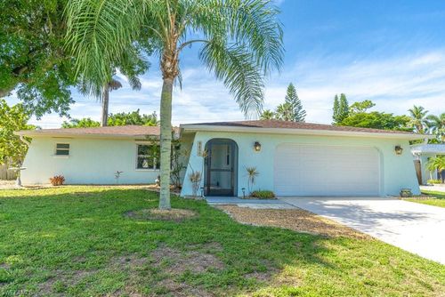 9804 Tonya Ct, BONITA SPRINGS, FL, 34135-4717 | Card Image