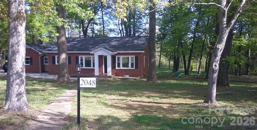 2048 Quiet Ln, Hickory, NC, 28602-9215 | Card Image