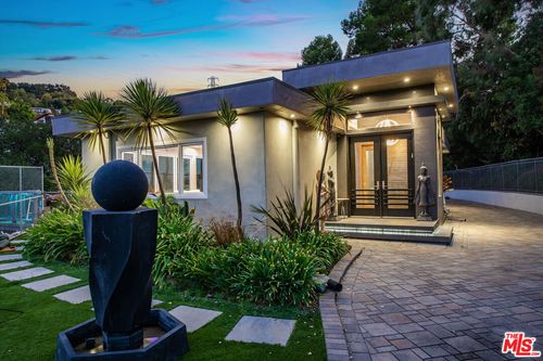 3430 Wrightwood Dr, Studio City, CA, 91604-3940 | Card Image
