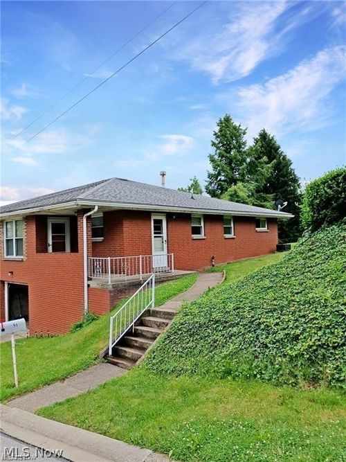 100 Summers St, Weirton, WV, 26062-3341 | Card Image
