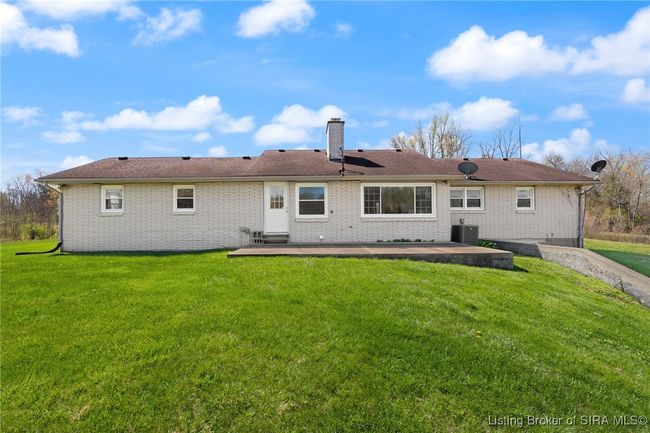 1110 W Helton Rd, Home with 3 bedrooms, 3 bathrooms and null parking in Scottsburg IN | Image 5