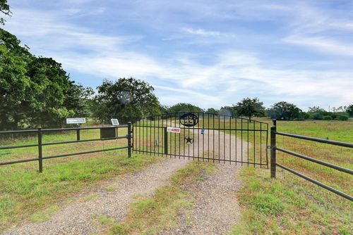 847 Highway 95 S, Smithville, TX, 78957-5162 | Card Image